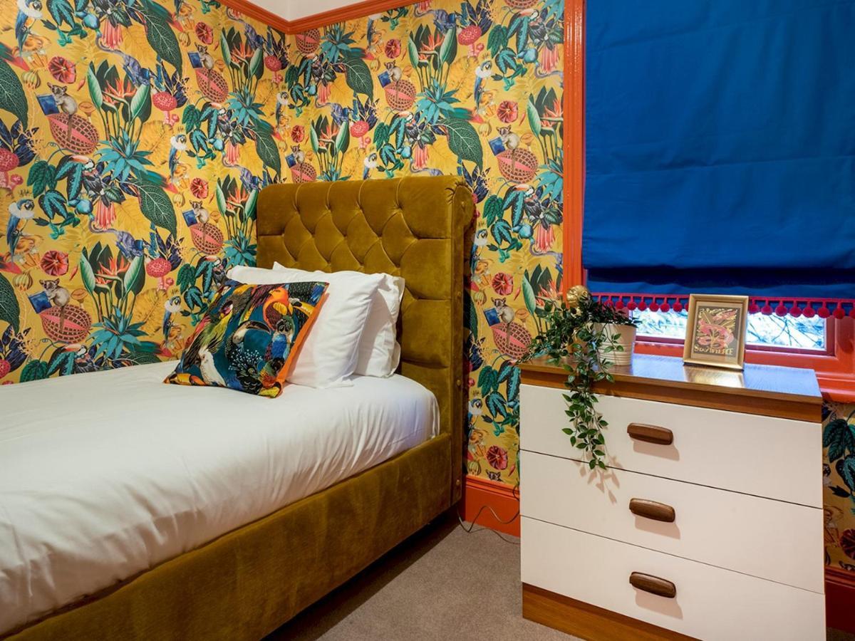 Pass The Keys Colourful, Quirky Artist-Owned 3 Bed Next To Cafes Villa Belfast Buitenkant foto
